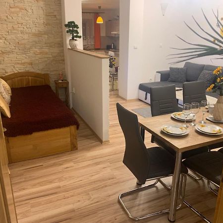 Apartman Slunecnice S Terasou Czeskie Budziejowice Zewnętrze zdjęcie